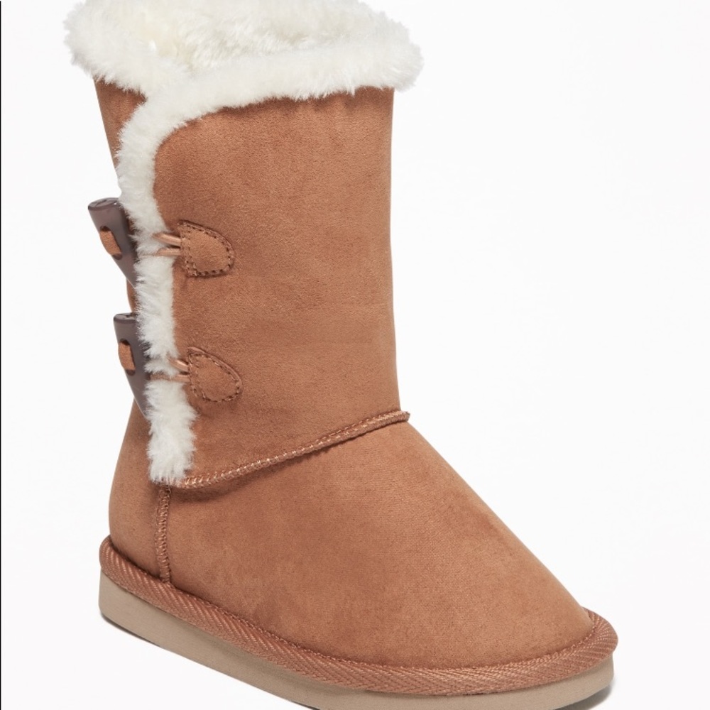 NWT cute brown boots